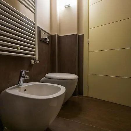 Lovely & Quiet Loft Next To Porta Nuova Station Apartment *