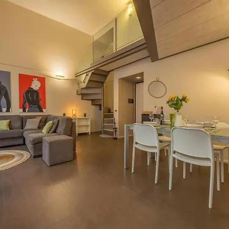 Lovely & Quiet Loft Next To Porta Nuova Station Apartmán Turín