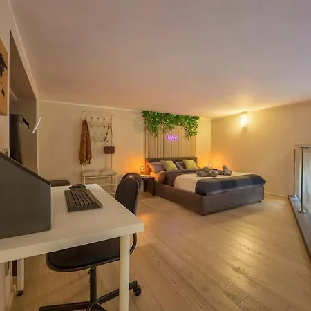 Апартаменты Lovely & Quiet Loft Next To Porta Nuova Station *