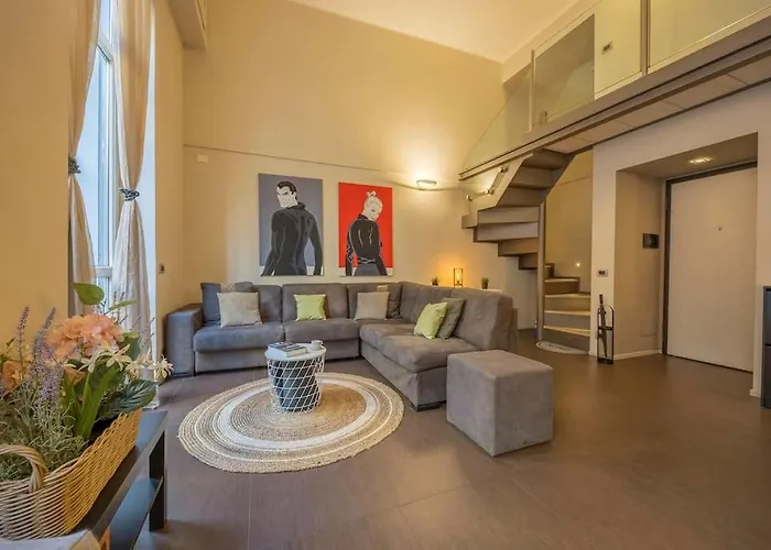 Lovely & Quiet Loft Next To Porta Nuova Station Apartment *